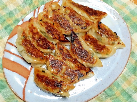 野菜たっぷり餃子ならカロリー控えめ